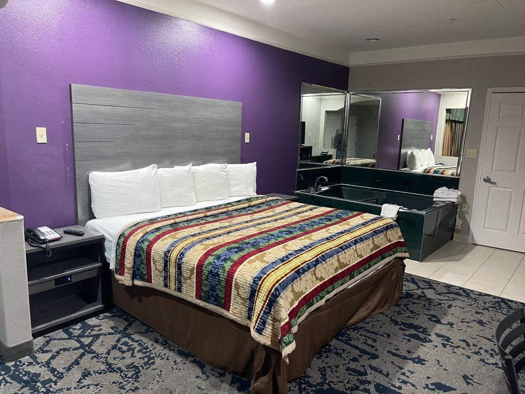 Scottish Inn And Suites Alvin Eksteriør bilde