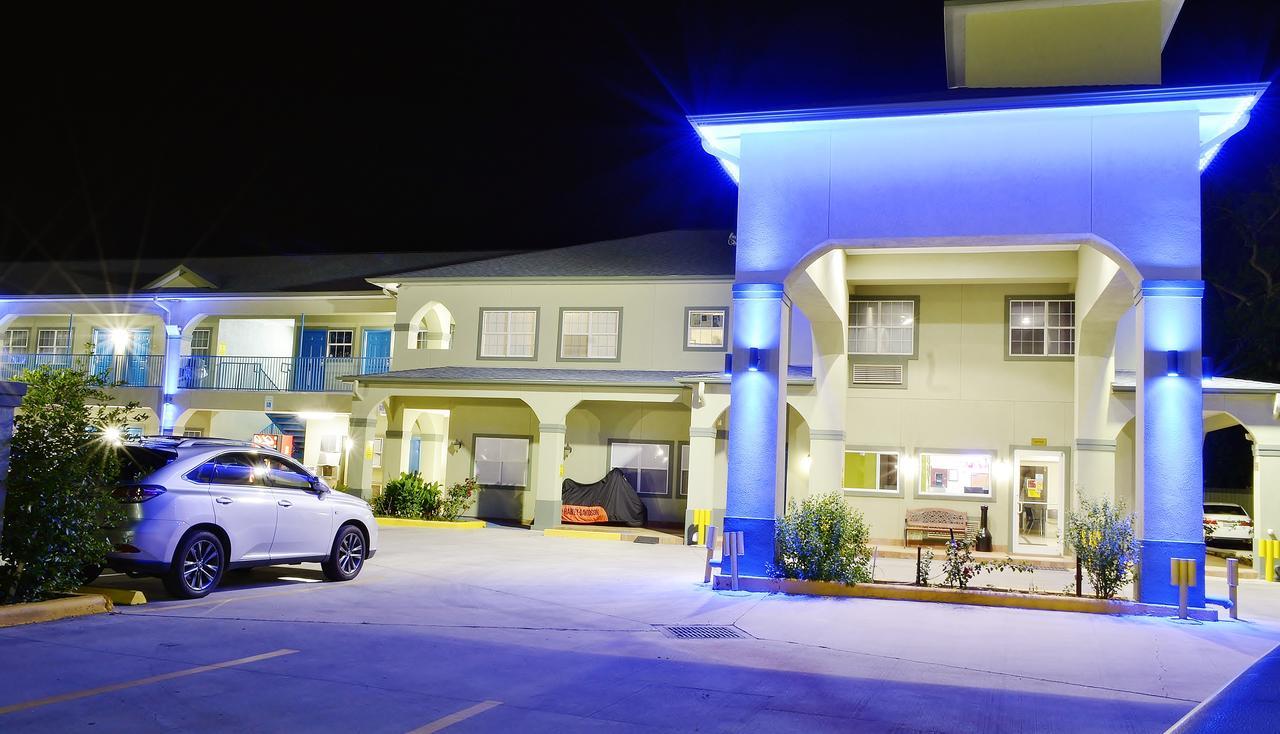 Scottish Inn And Suites Alvin Eksteriør bilde
