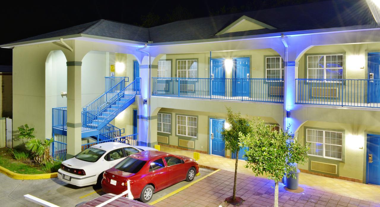 Scottish Inn And Suites Alvin Eksteriør bilde