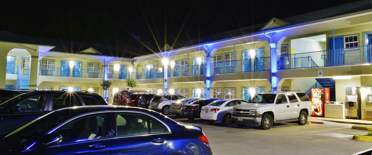 Scottish Inn And Suites Alvin Eksteriør bilde