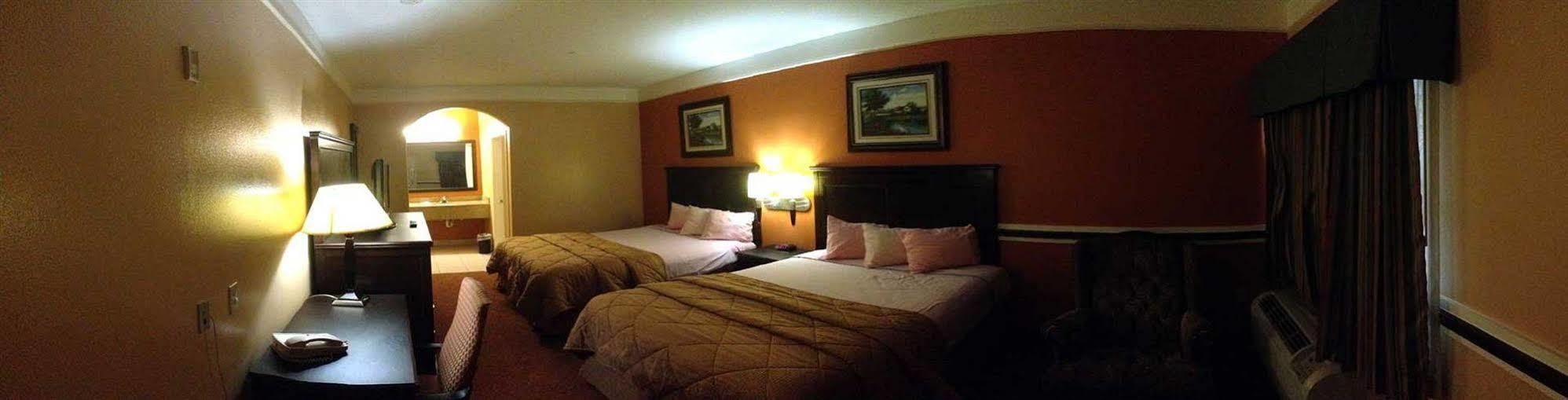 Scottish Inn And Suites Alvin Eksteriør bilde